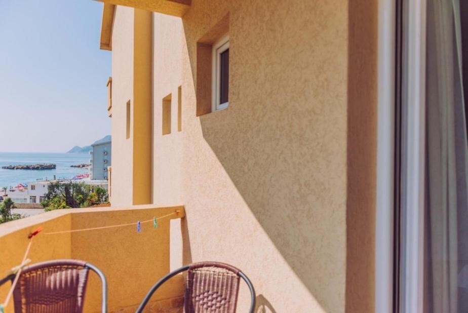 Apartmani Lasta Dobra Voda Buitenkant foto