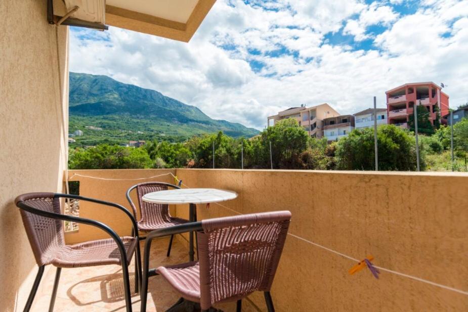 Apartmani Lasta Dobra Voda Buitenkant foto