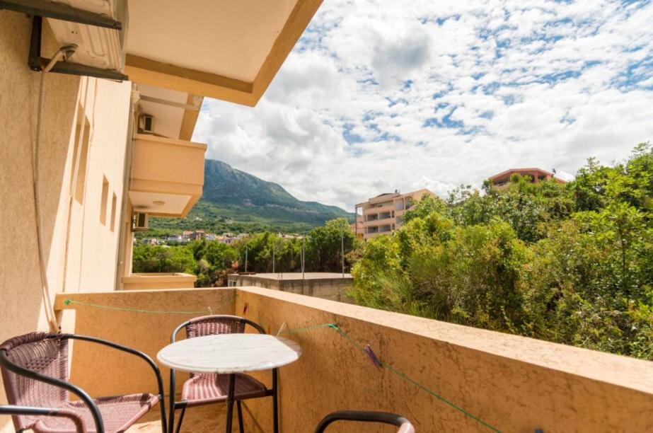 Apartmani Lasta Dobra Voda Buitenkant foto