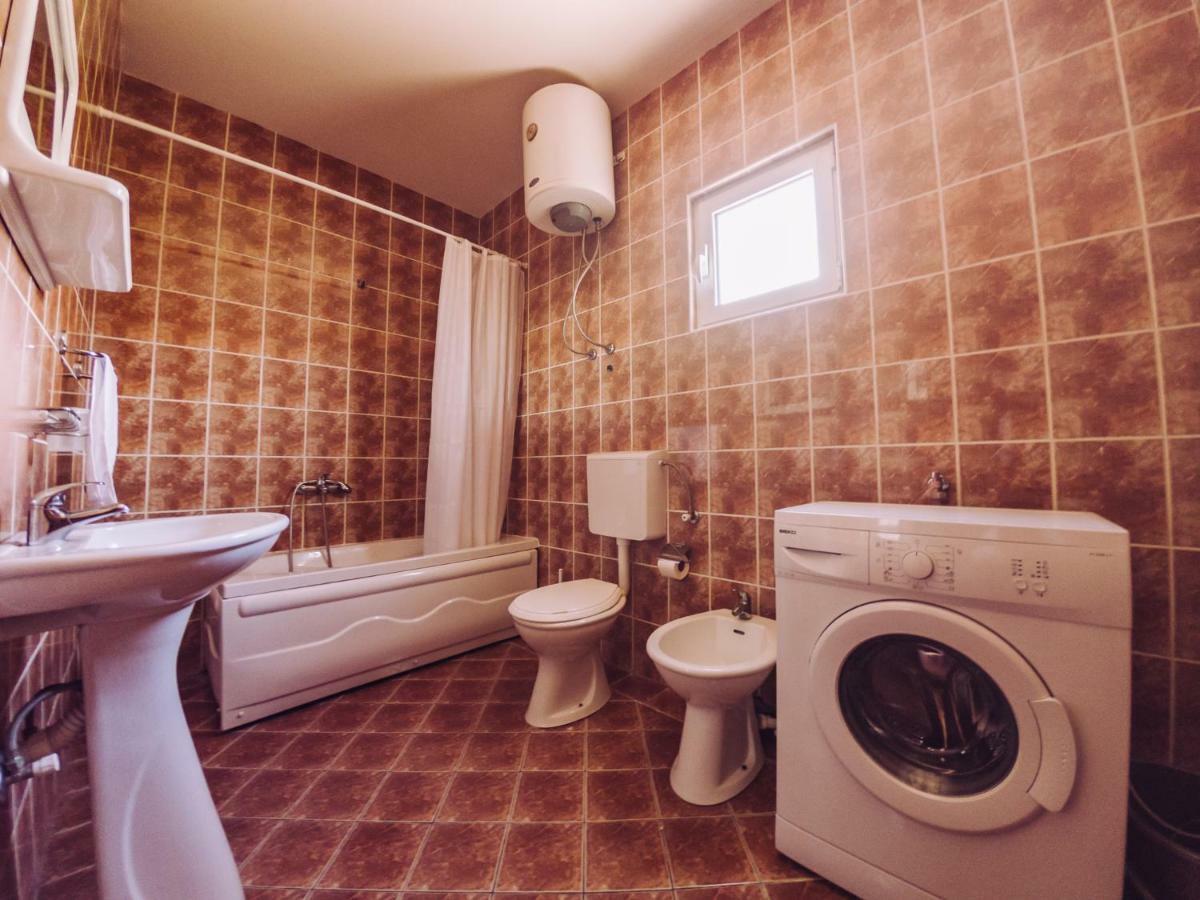 Apartmani Lasta Dobra Voda Buitenkant foto